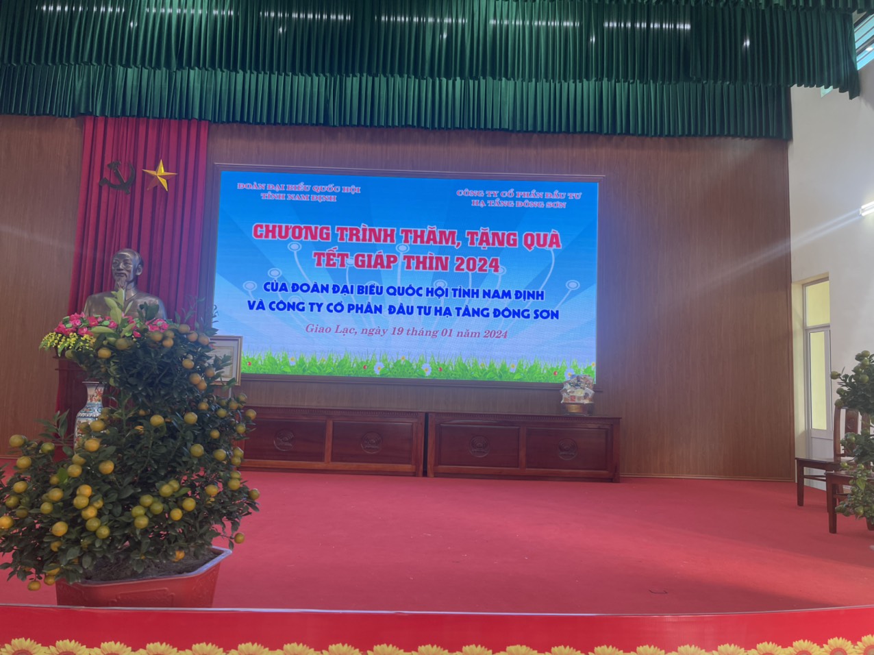 CTCP ĐẦU TƯ HẠ TẦNG ĐÔNG SƠN TRAO QUÀ TẾT TẠI CÁC XÃ GIAO HẢI, GIAO LẠC (HUYỆN GIAO THỦY) VÀ XUÂN HÒA, XUÂN KIÊN (HUYỆN XUÂN TRƯỜNG)