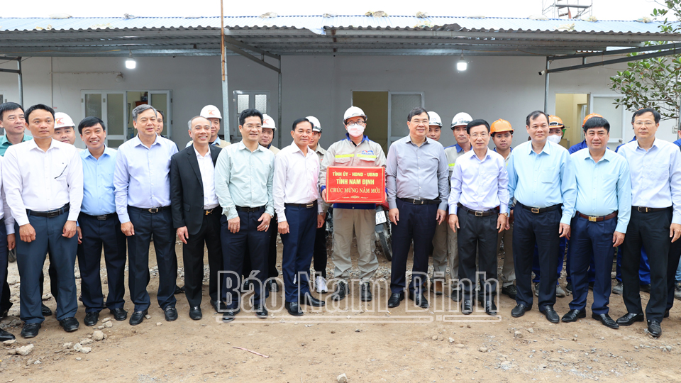 THƯỜNG TRỰC TỈNH ỦY NAM ĐỊNH KIỂM TRA TIẾN ĐỘ CÁC DỰ ÁN ĐẦU TƯ XÂY DỰNG TRỌNG ĐIỂM TRÊN ĐỊA BÀN TỈNH