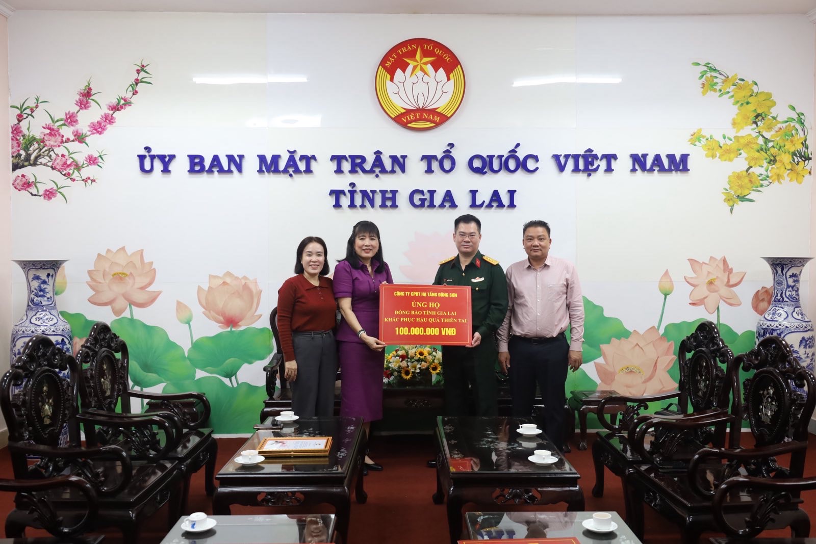 CTCP ĐẦU TƯ HẠ TẦNG ĐÔNG SƠN ỦNG HỘ ĐỒNG BÀO TỈNH GIA LAI KHẮC PHỤC HẬU QUẢ THIÊN TAI